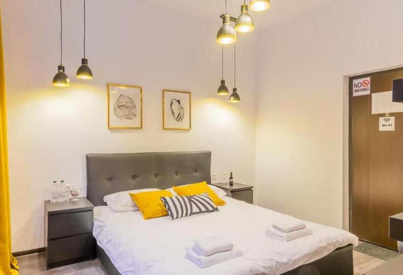 سوئیت با تخت بزرگ, Château: Upscale Suites In Bucharest S Historical Center!