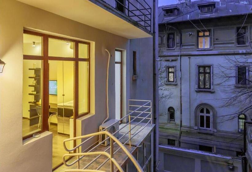 سوئیت با بالکن, Château: Upscale Suites In Bucharest S Historical Center!