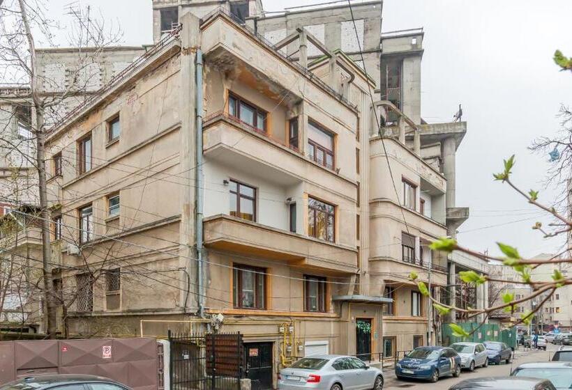 سوئیت با بالکن, Château: Upscale Suites In Bucharest S Historical Center!