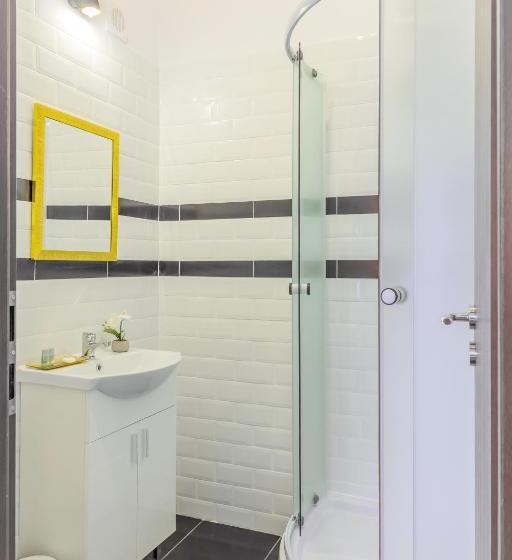 سوئیت با بالکن, Château: Upscale Suites In Bucharest S Historical Center!
