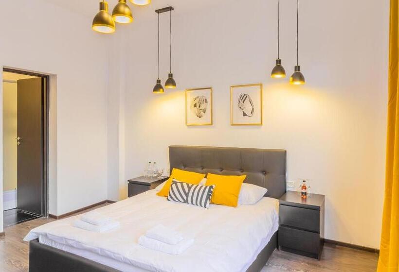 سوئیت با تخت بزرگ, Château: Upscale Suites In Bucharest S Historical Center!