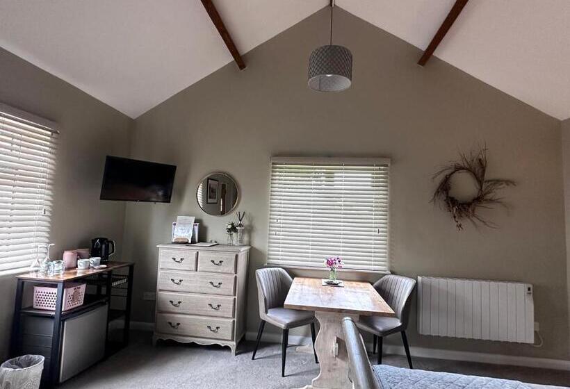 Quarto Superior Cama King, White House Farm   Beautiful Self Contained Courtyard Rooms