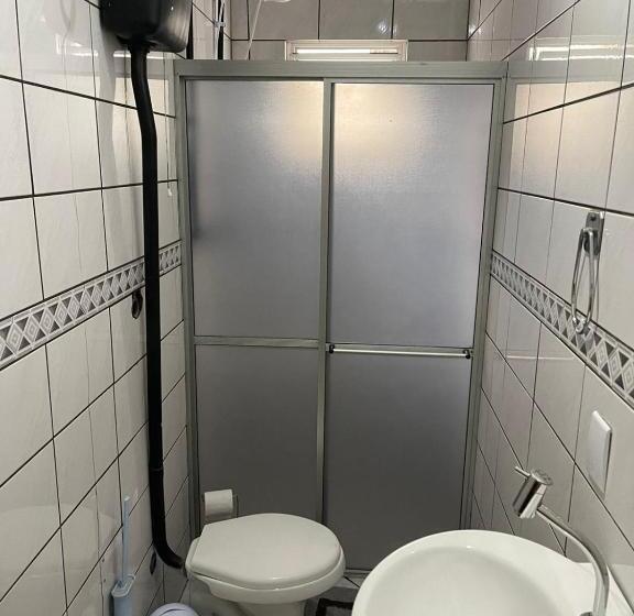 Четырехместный Номер Стандарт, Esquina 8 Suítes Confort & Hostel