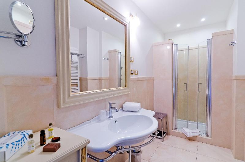 اتاق سوپریور, De Paris Sanremo