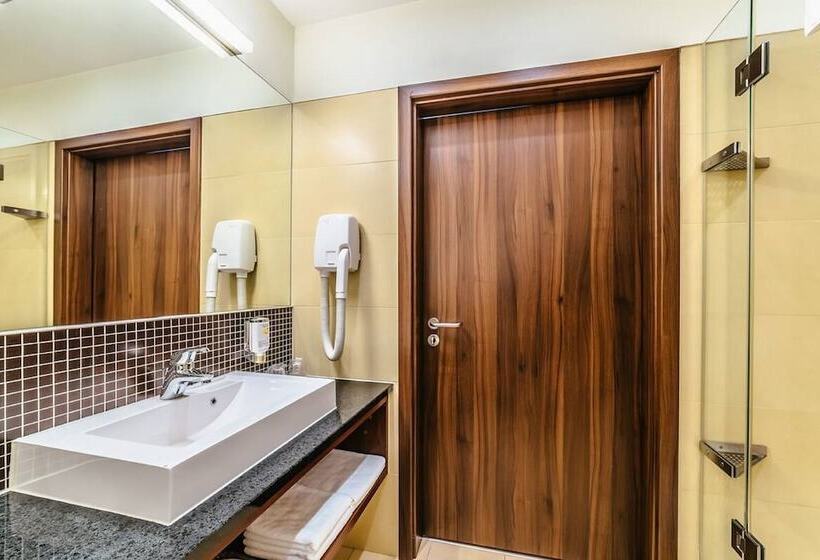 Номер Стандарт, Desilva Warszawa Piaseczno