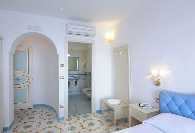 اتاق سوپریور با چشم‌انداز دریا, Villa Maria Pia