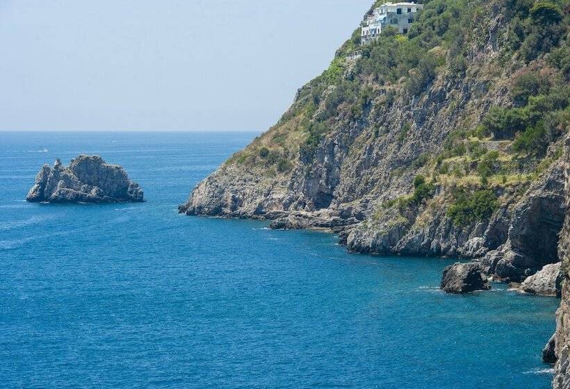 اتاق لوکس با چشم‌انداز دریا, Villa Maria Pia
