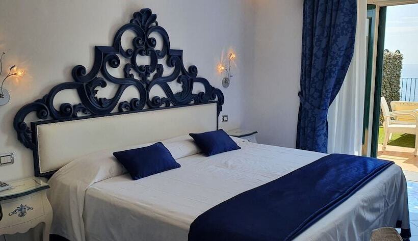 اتاق لوکس با چشم‌انداز دریا, Villa Maria Pia