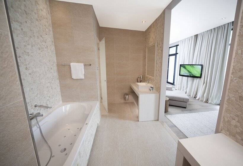 Люкс, Van Der Valk Hotel Middelburg