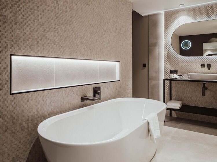 Семейный Номер, Van Der Valk Hotel Middelburg