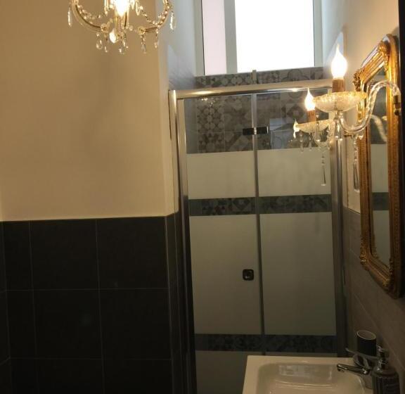 اتاق لوکس, La Casa Di Emanuella   Rooms & International Suites