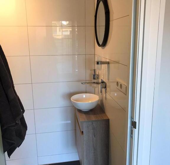 اتاق لوکس چهار تخته, Bed & Breakfast Aalsmeer