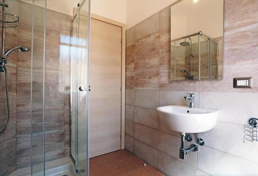 اتاق استاندارد سه نفره, Terramare Punta Braccetto