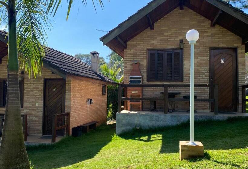 샬레, Chalés Marinelli Em São Roque