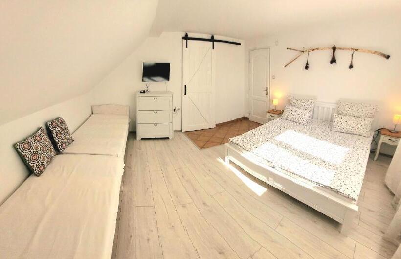 آپارتمان 1 خوابه, Napkert Apartman