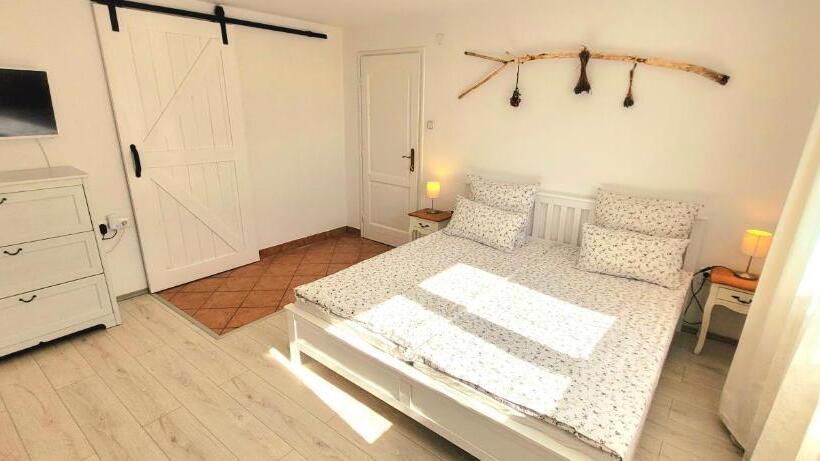 آپارتمان 1 خوابه, Napkert Apartman