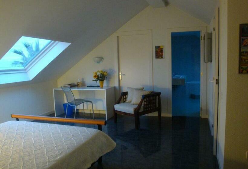 سوییت, Palm Maresme   Suite With Bathroom And Living Room And Terrasse With Ocean Views In A Private Villa