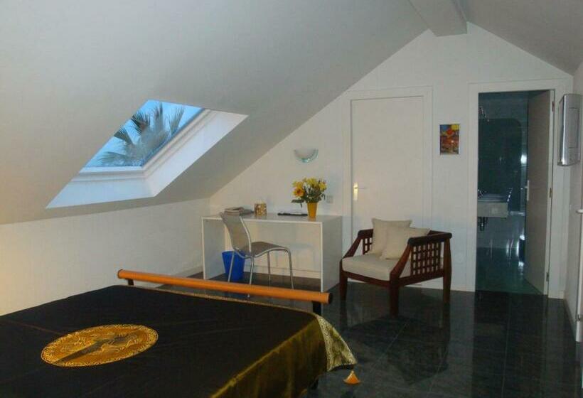 سوییت, Palm Maresme   Suite With Bathroom And Living Room And Terrasse With Ocean Views In A Private Villa