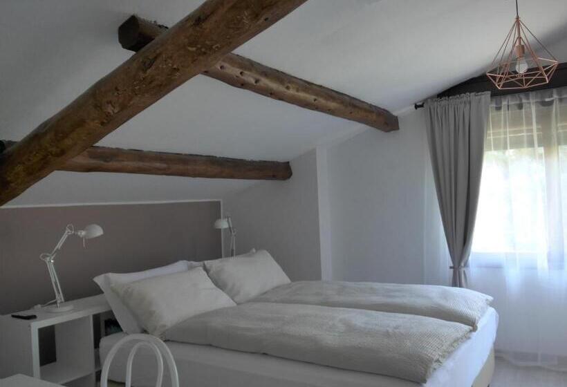 Номер Стандарт с Балконом, La Tana Rooms