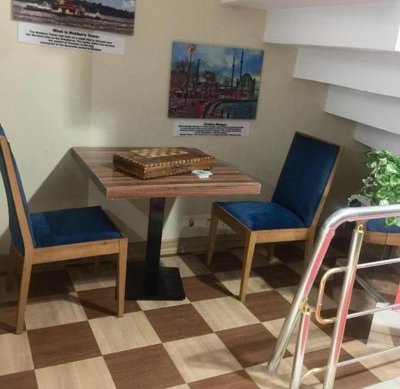اتاق خانوادگی, Lily Airport Otel