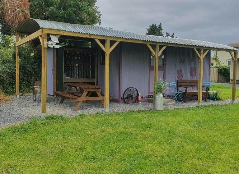 اتاق خانوادگی, Glasson Glamping Farm