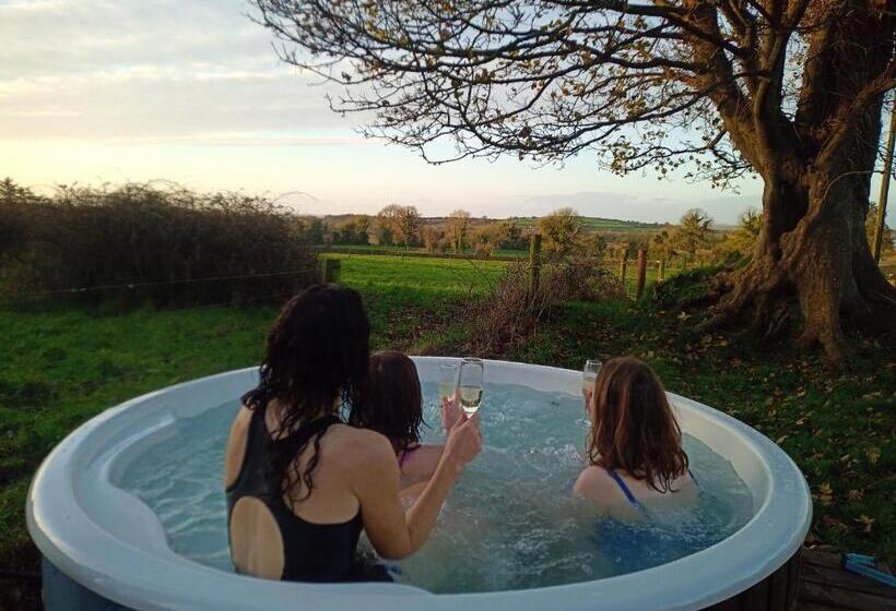 استودیو استاندارد با چشم‌انداز باغ, Glasson Glamping Farm