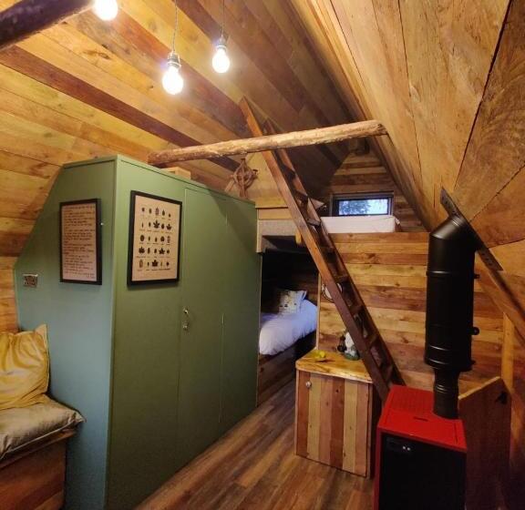 کلبه ییلاقی, Glasson Glamping Farm