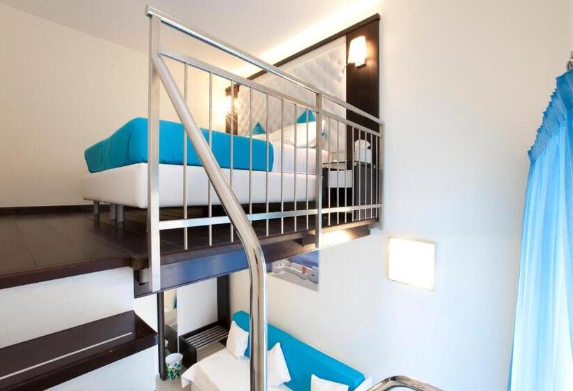 Quarto Superior, Sorrento Flats
