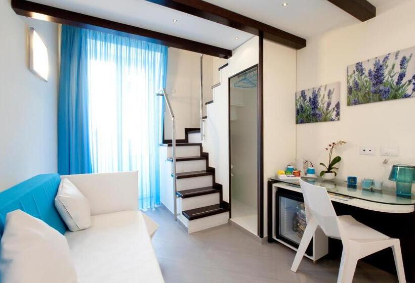 Quarto Superior, Sorrento Flats