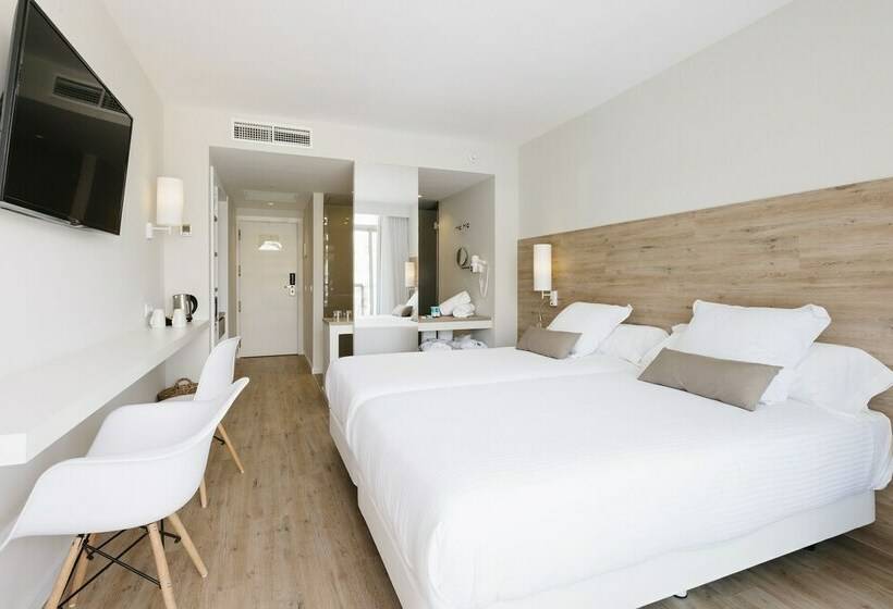اتاق استاندارد با چشم‌انداز استخر, Aluasoul Ibiza  Adults Only