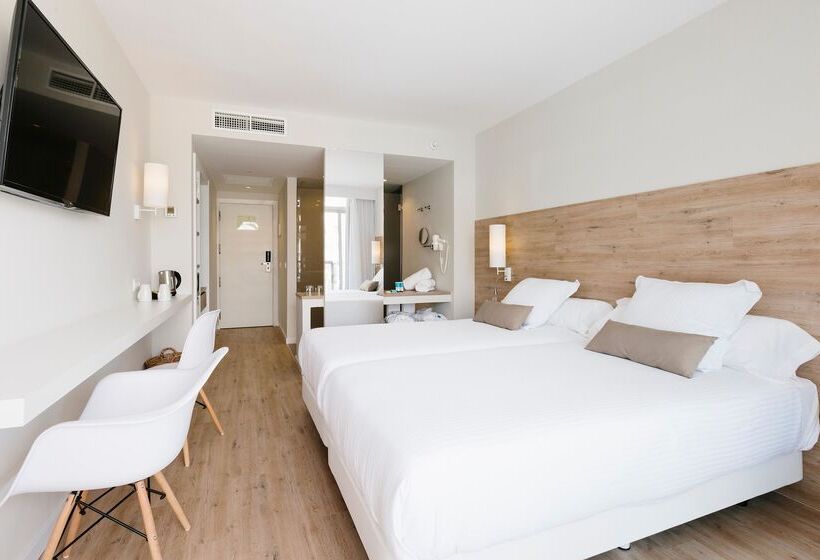 اتاق استاندارد با چشم‌انداز استخر, Aluasoul Ibiza  Adults Only