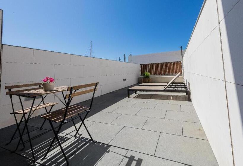 Семейный Номер, Atenea Port Barcelona Mataro
