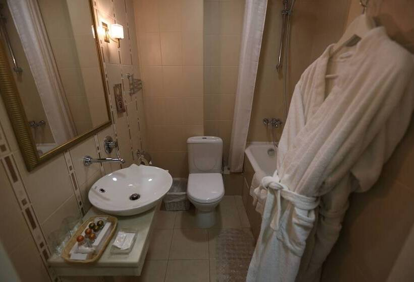 Quarto Estandar, Chekhov