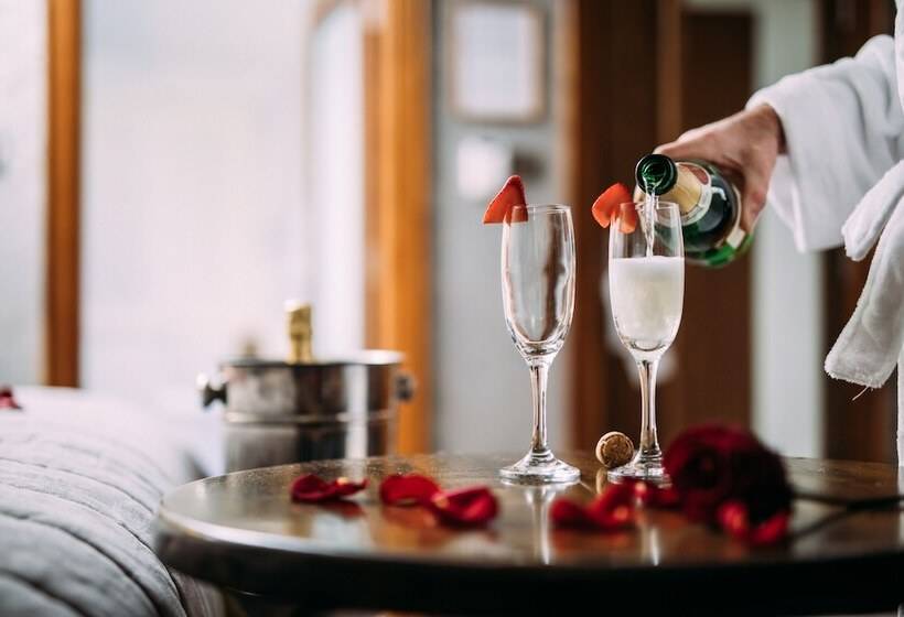 Номер Deluxe, The Valley Hotel & Carriage Gardens