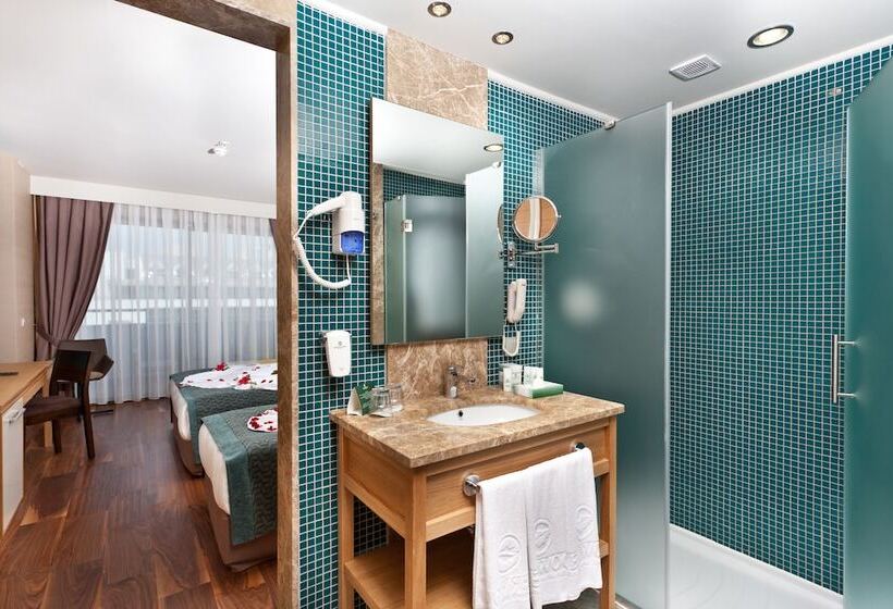Номер Deluxe с Гидромассажем, Sherwood Dreams Resort