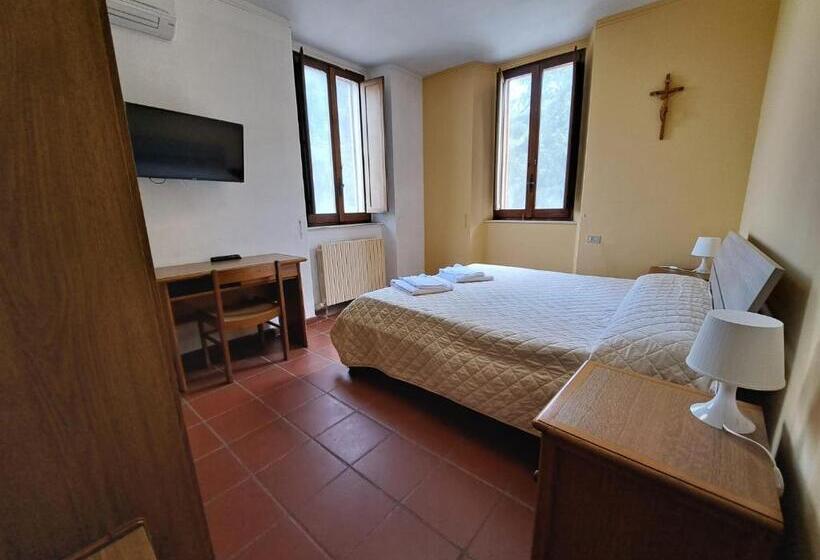 اتاق کلاسیک چهارنفره, Casa Per Ferie Ulivo D Assisi