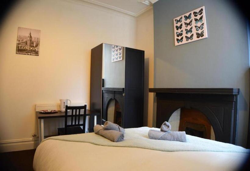 Четырехместный Номер Стандарт, Old Swan Guest House