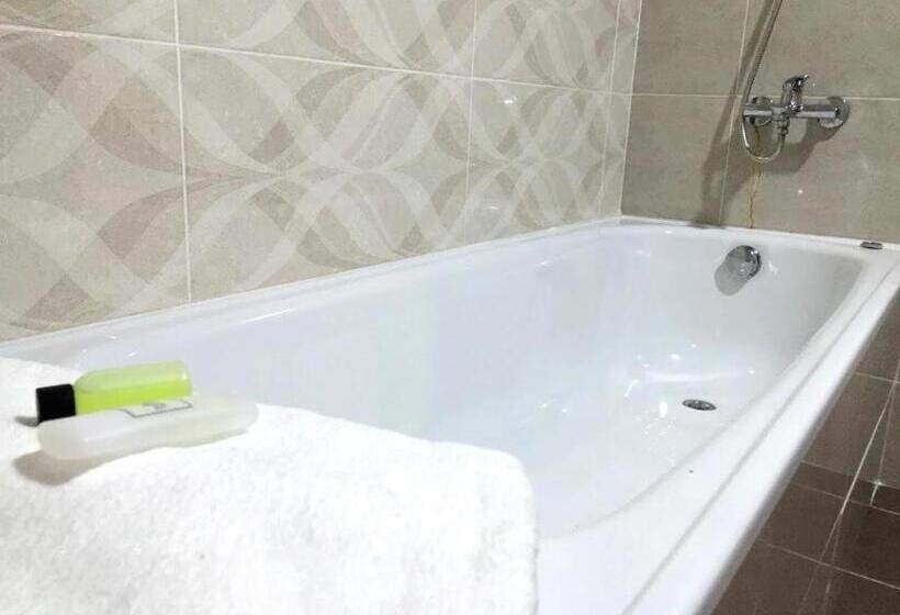 Президентский Люкс, Hilltop Hotel Tanjung Malim