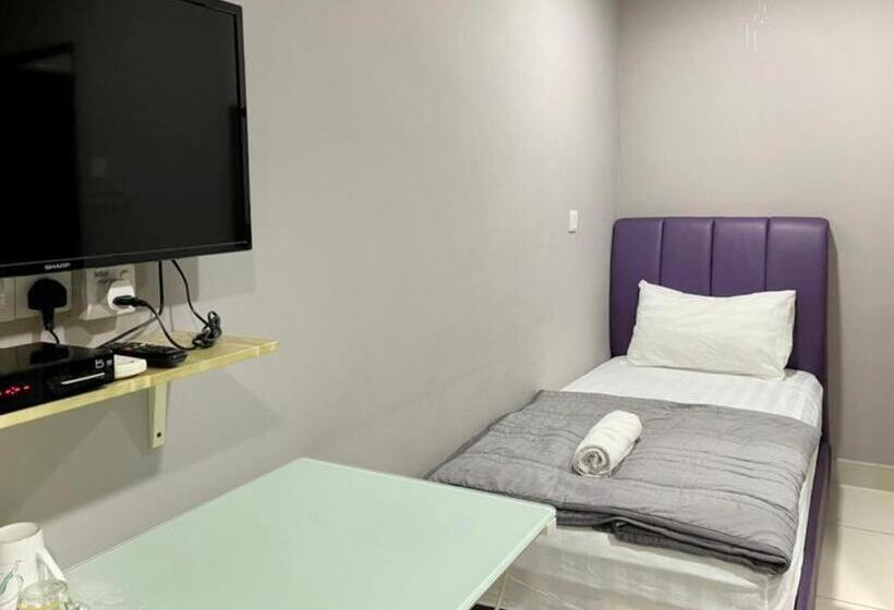 Трехместный Номер Премиум, Hilltop Hotel Tanjung Malim