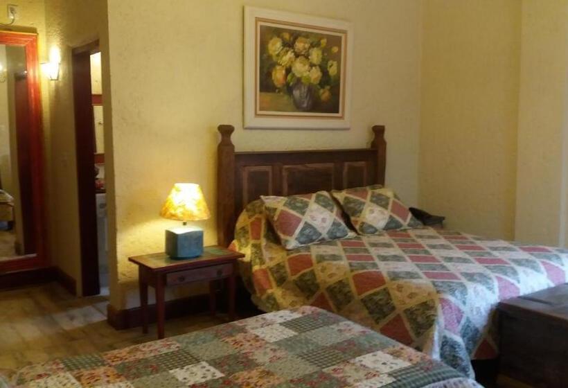 Люкс Повышенной Комфортности, A Casa Vermelha Hospedaria