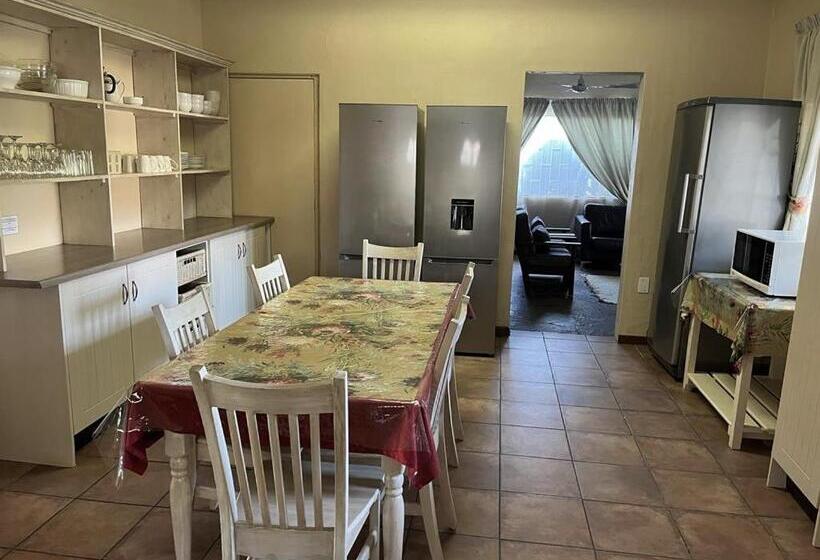 Дом 1 Спальня, Kunje Guesthouse