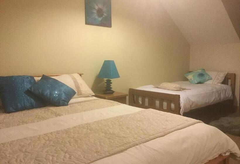 اتاق لوکس, The Crossroads B&b