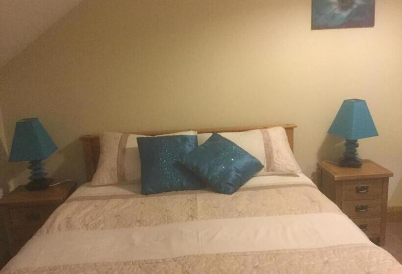 اتاق لوکس, The Crossroads B&b