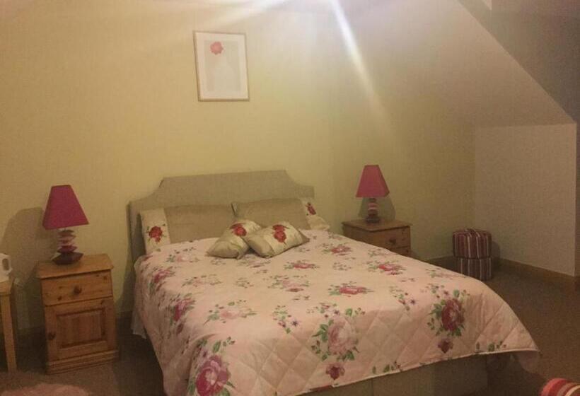 اتاق لوکس, The Crossroads B&b