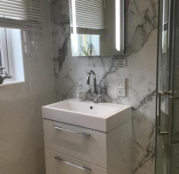 带共用浴室的标准房间, Alba B & B