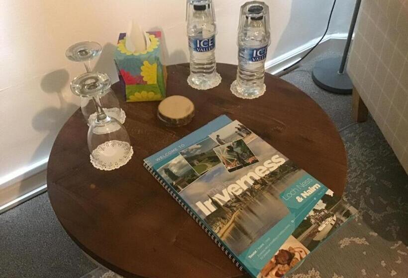 带共用浴室的标准房间, Alba B & B