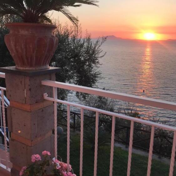 اتاق استاندارد با تخت بزرگ, La Palombara B&b