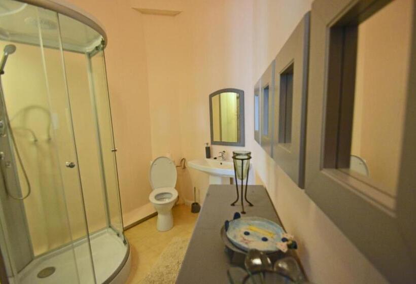 استودیوی استاندارد, Casa Ado