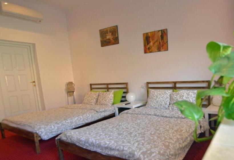 استودیوی استاندارد, Casa Ado