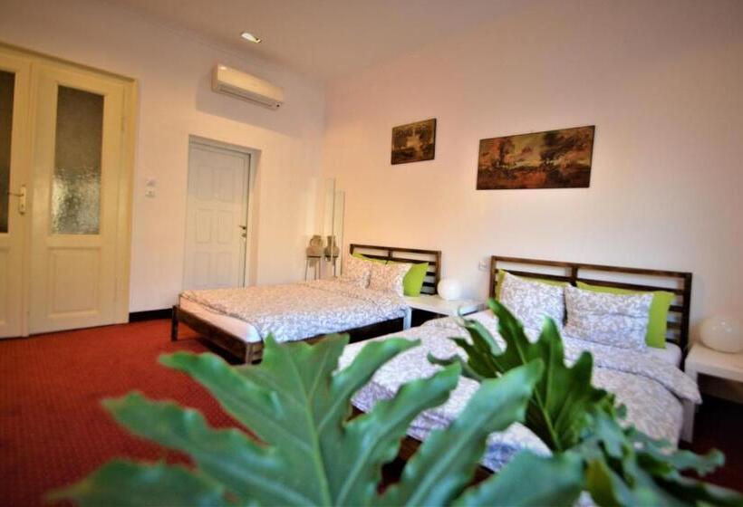 استودیوی استاندارد, Casa Ado